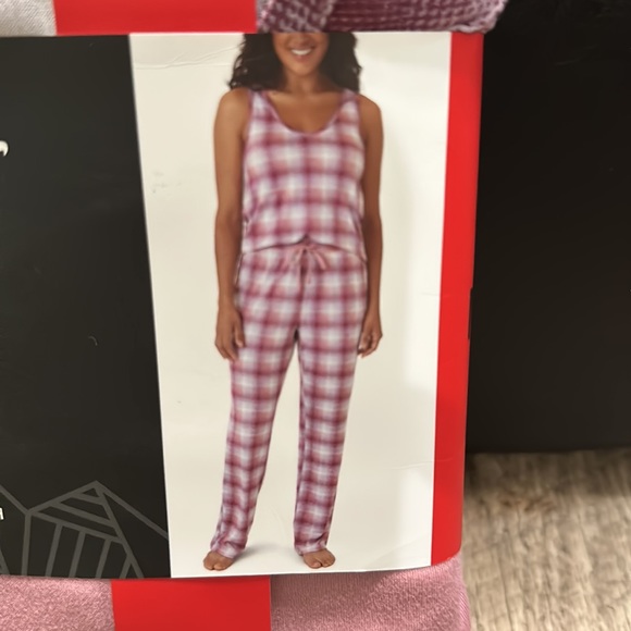 Pajama Set - Picture 5 of 7